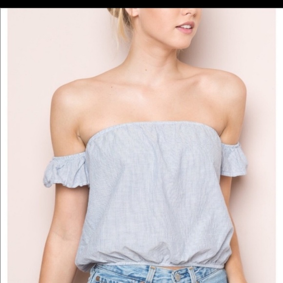 Brandy Melville Beccah off the shoulder crop top - Picture 2 of 8
